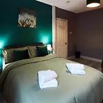 Home Away From Home Entire 2 Bedroom House